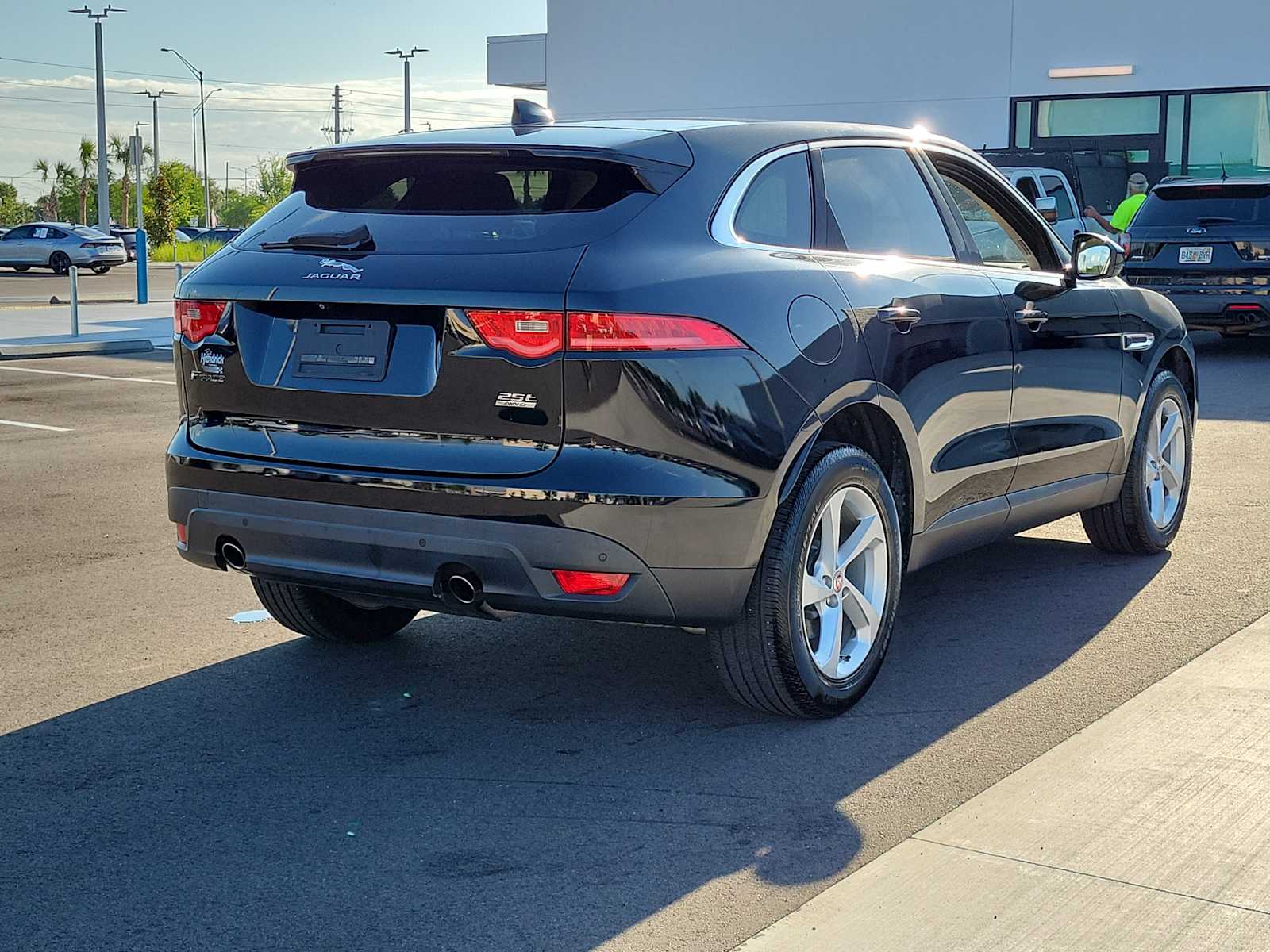 View vehicle photo 7