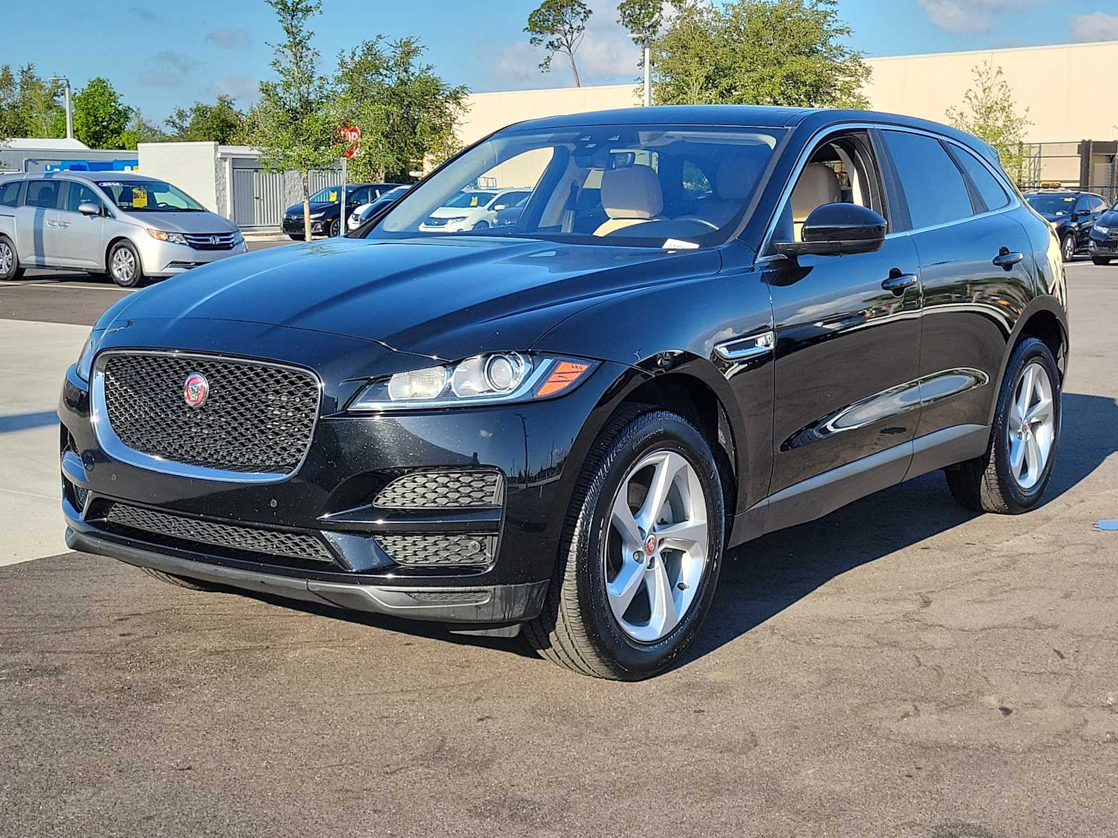 View vehicle photo 3