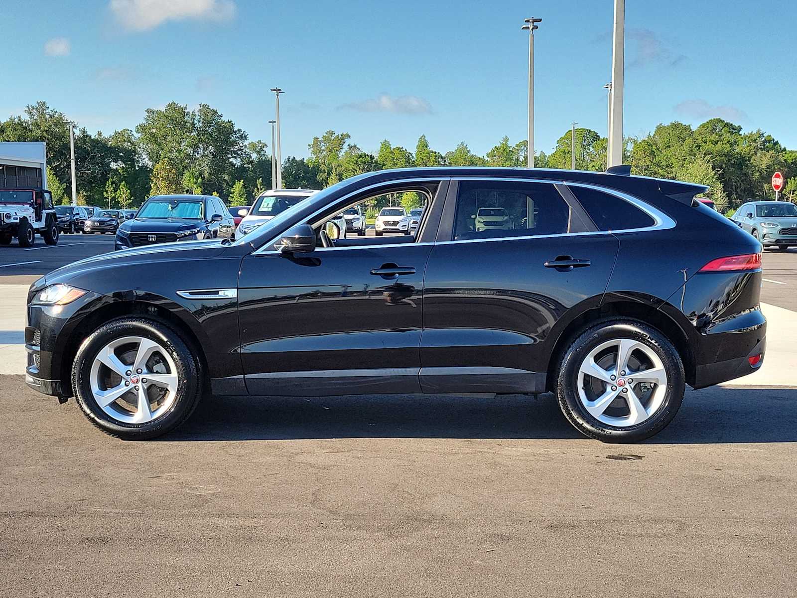 View vehicle photo 4