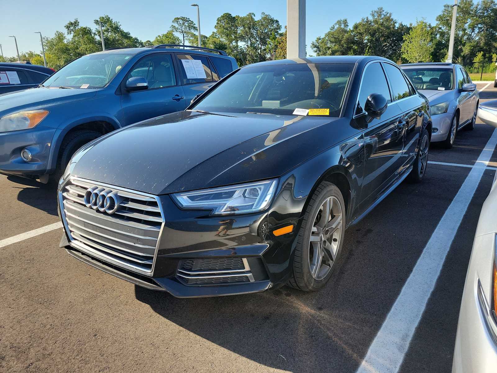 View vehicle photo 4