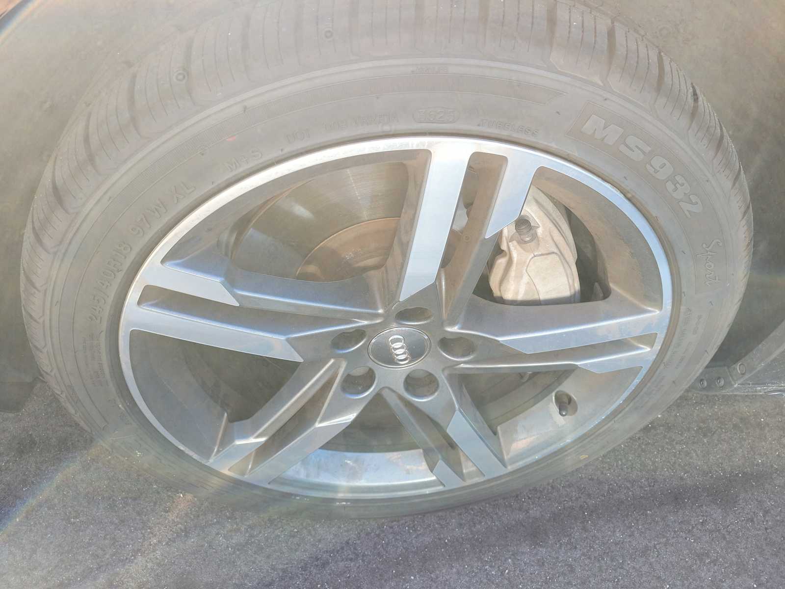 View vehicle photo 6