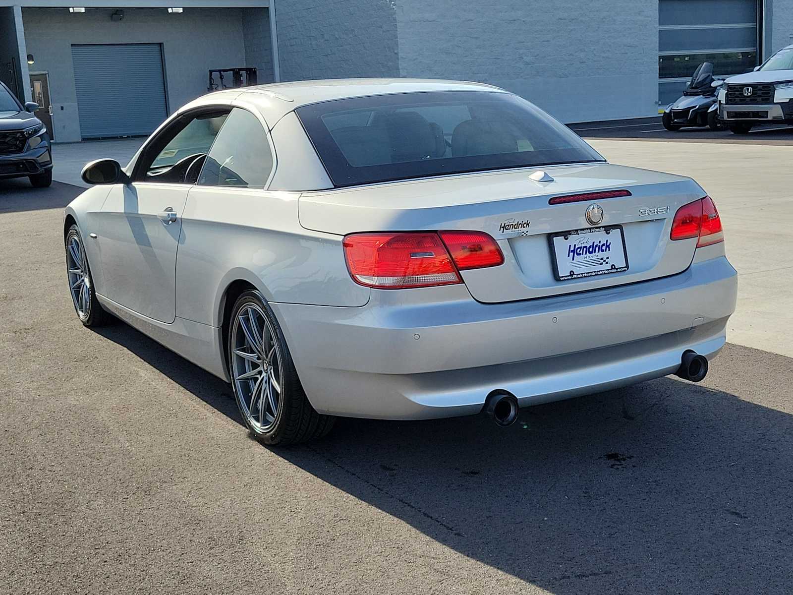 View vehicle photo 5