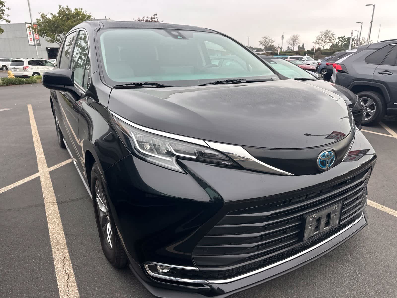  2023 Toyota Sienna XLE 8-Passenger FWD   