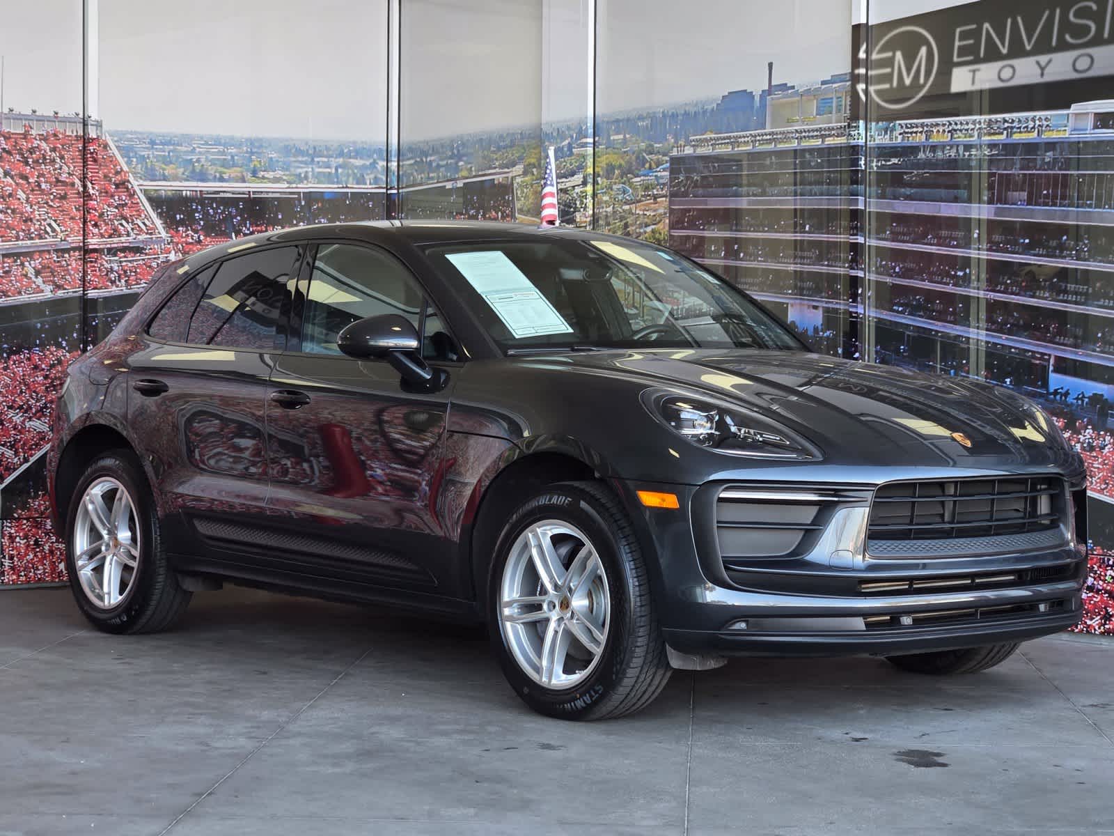 2022 Porsche Macan AWD