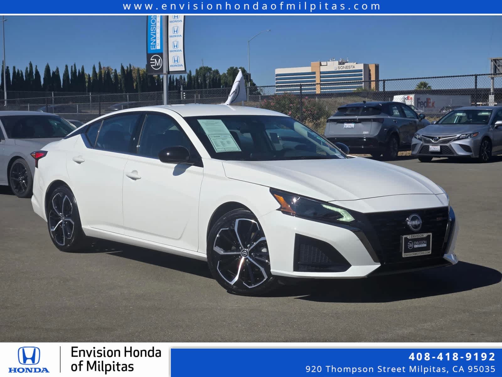 Glacier White 2025 Nissan Altima Sedan Front-Wheel Drive Continuously Variable Transmission