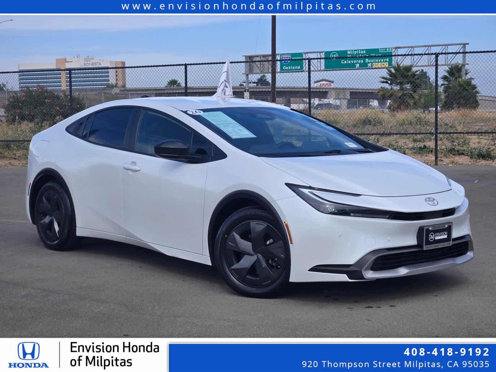 White (Wind Chill Pearl) 2026 Toyota Prius Plug-In Hybrid Hatchback Front-Wheel Drive Continuously Variable Transmission