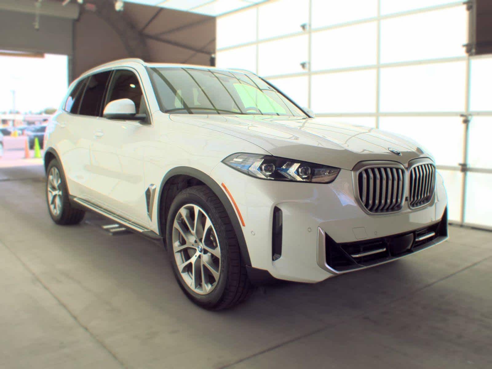 Mineral White Metallic 2026 BMW X5 SUV / Crossover All-Wheel Drive 8-Speed Automatic