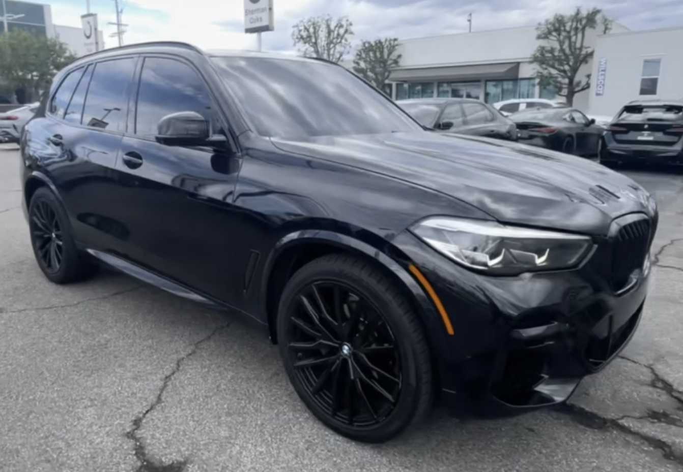 Black Sapphire Metallic 2023 BMW X5 SUV / Crossover Rear-Wheel Drive 8-Speed Automatic