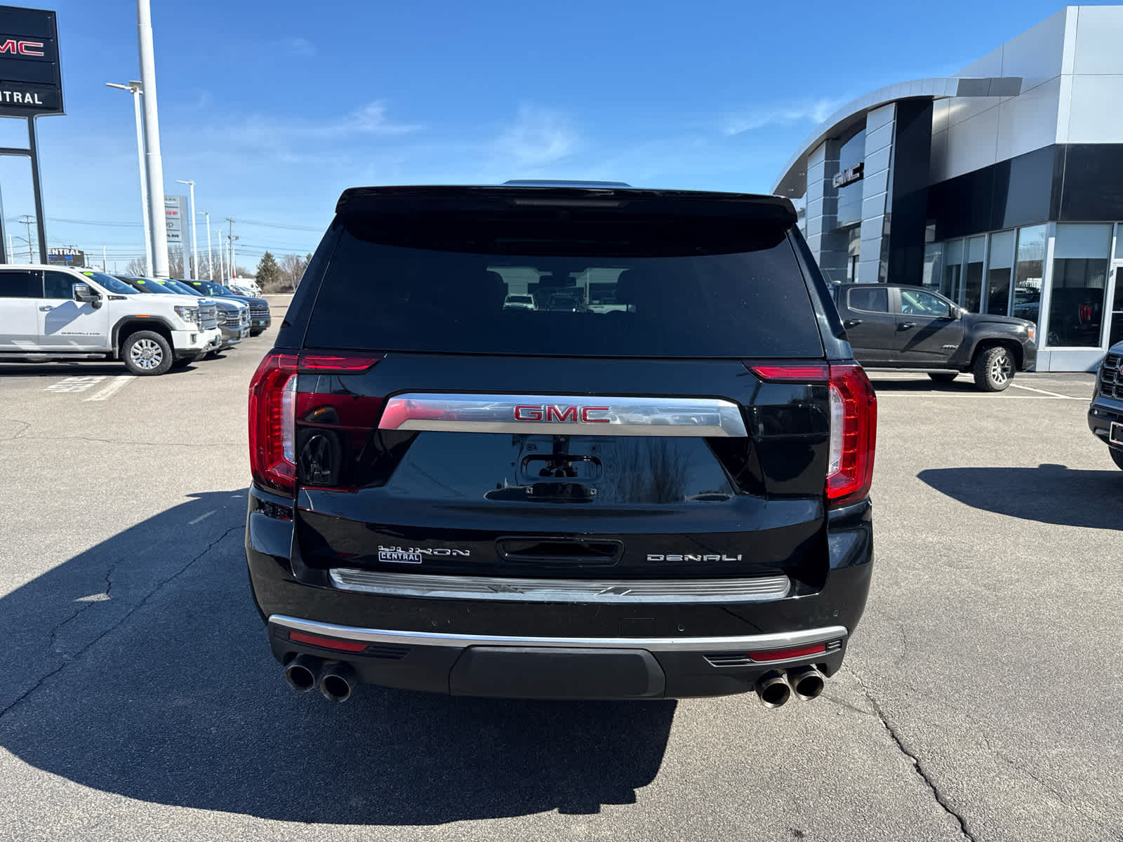 View vehicle photo 4