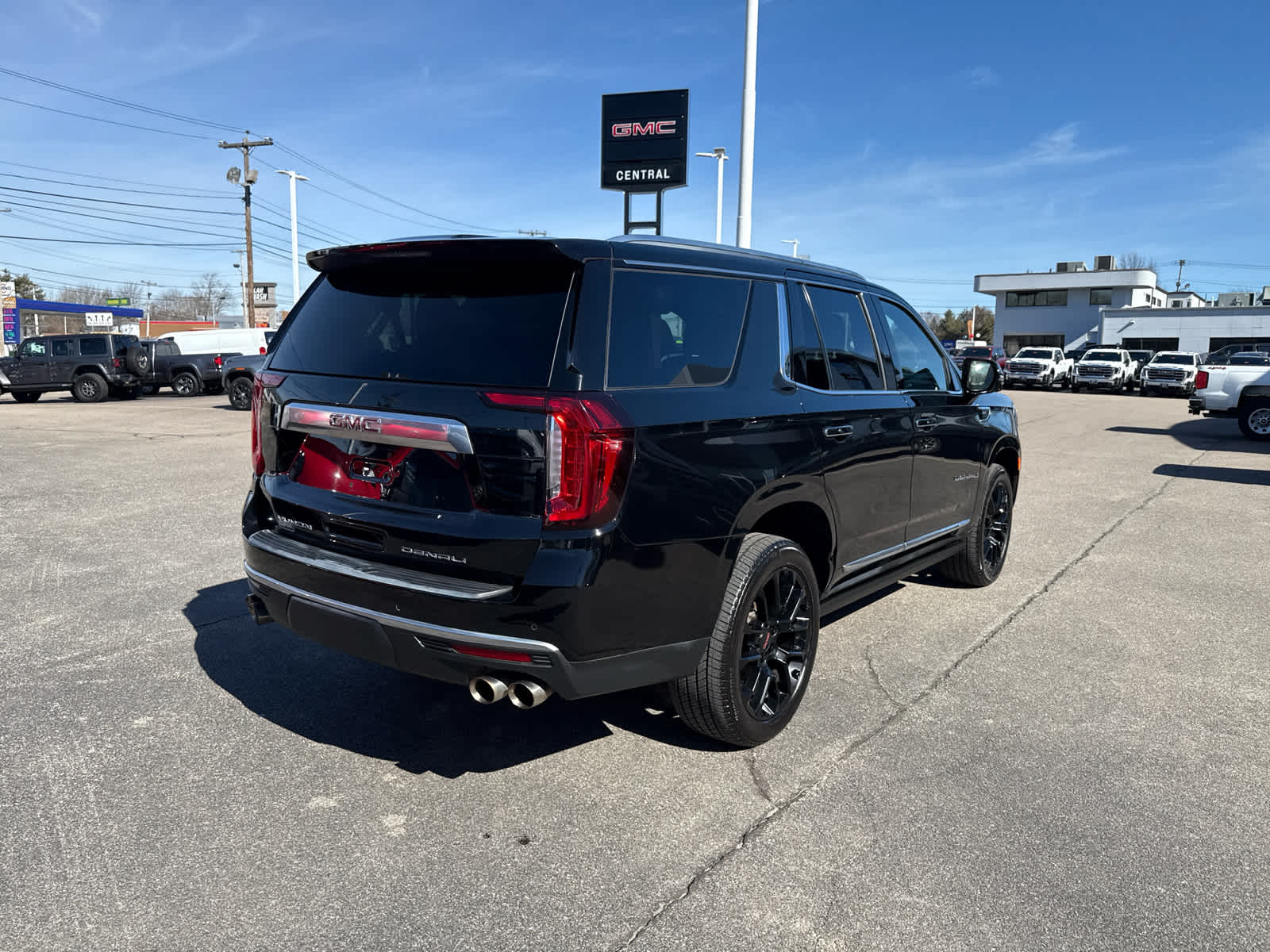 View vehicle photo 5