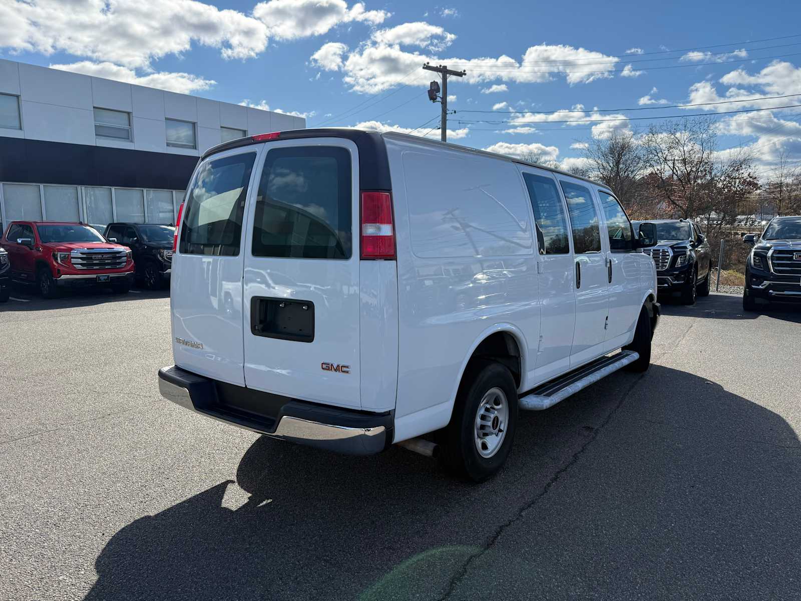 View vehicle photo 7