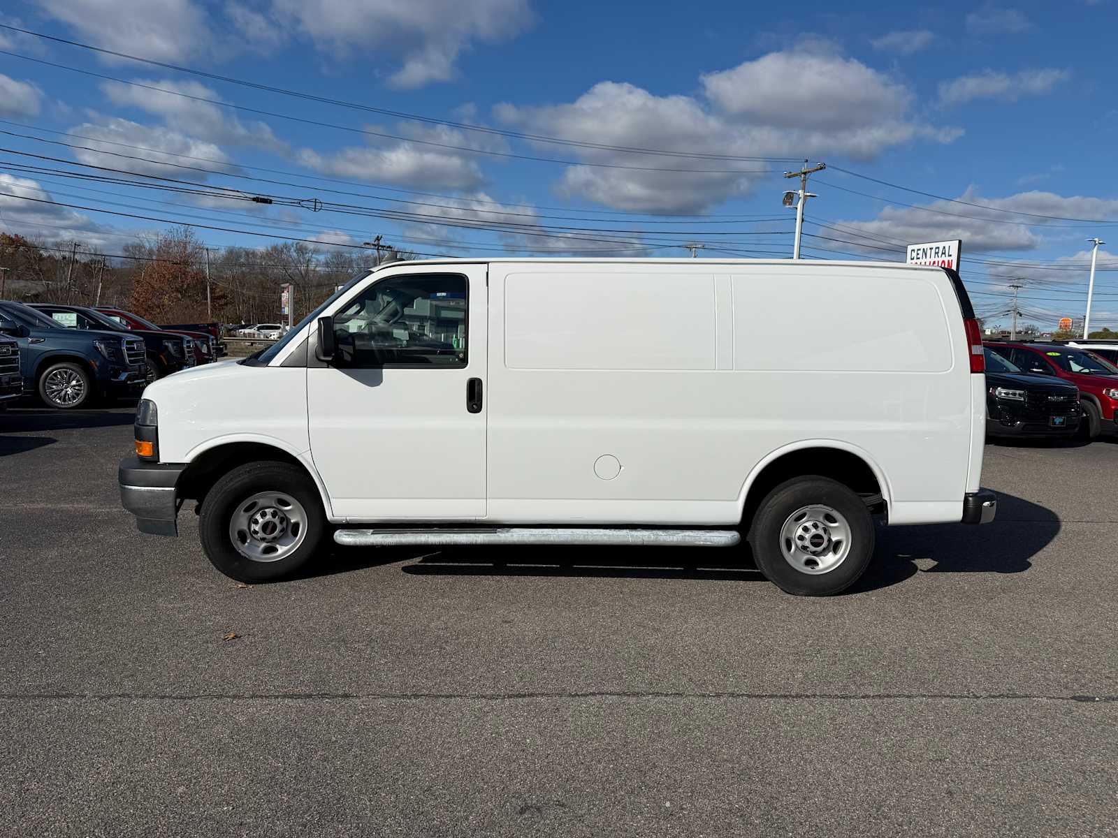 View vehicle photo 4