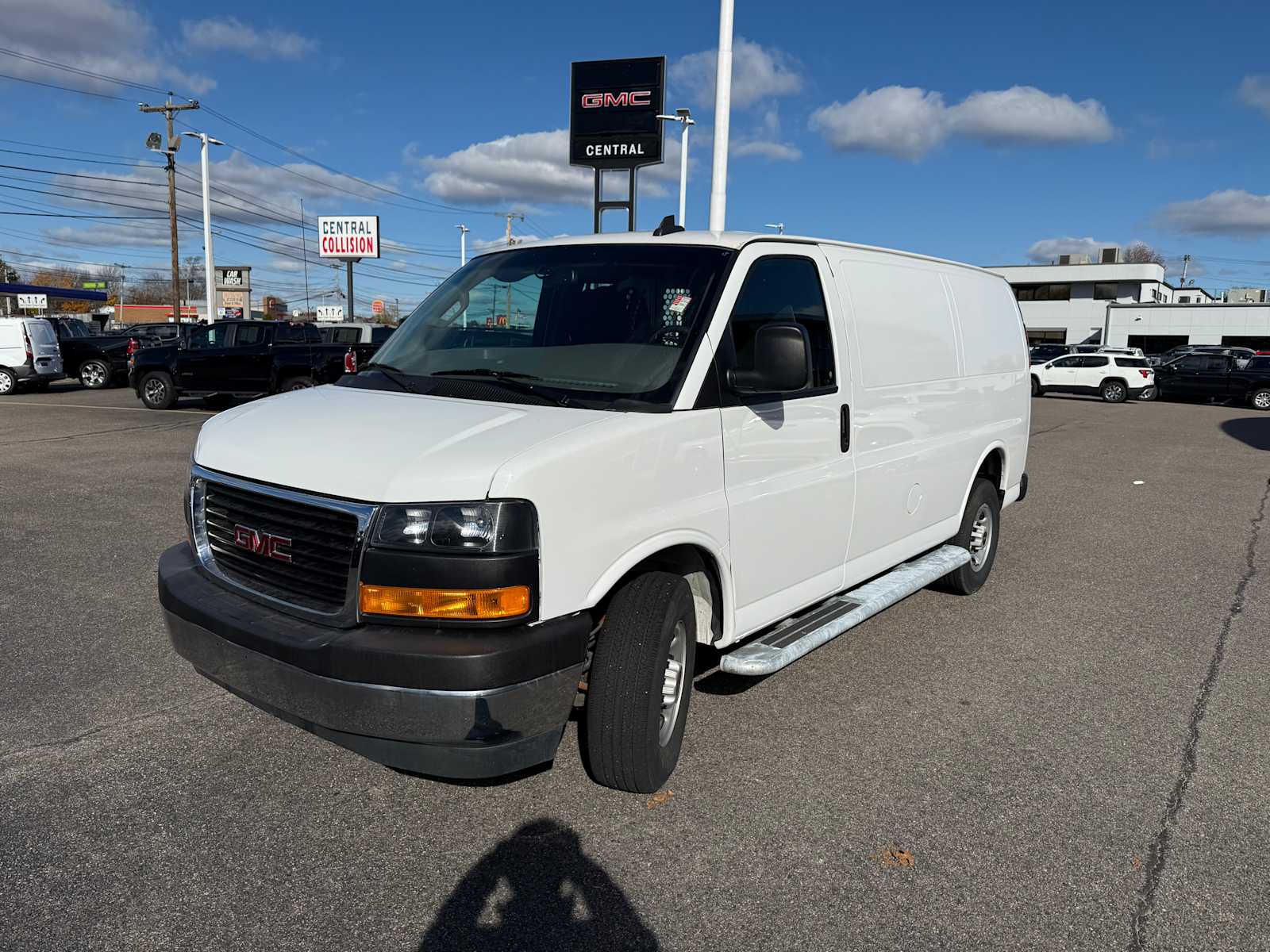 View vehicle photo 3