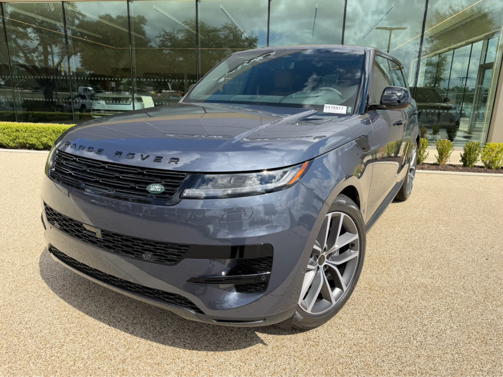 2027 Land Rover Range Rover Sport SE