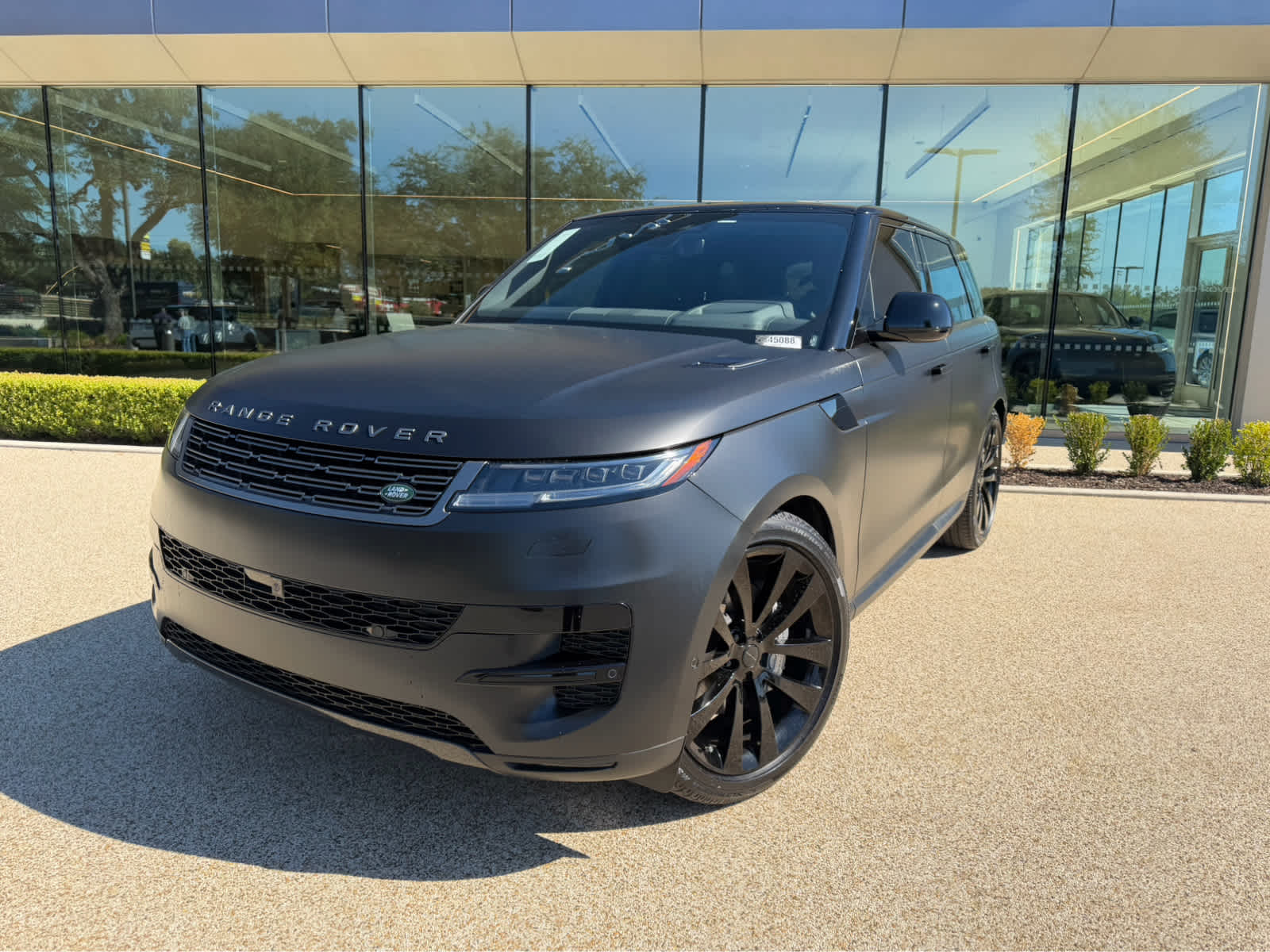 2026 Land Rover Range Rover Sport SE