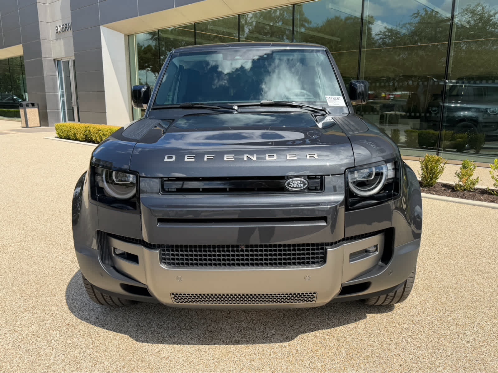 New 2026 CARPATHIAN GREY Land Rover S image 2