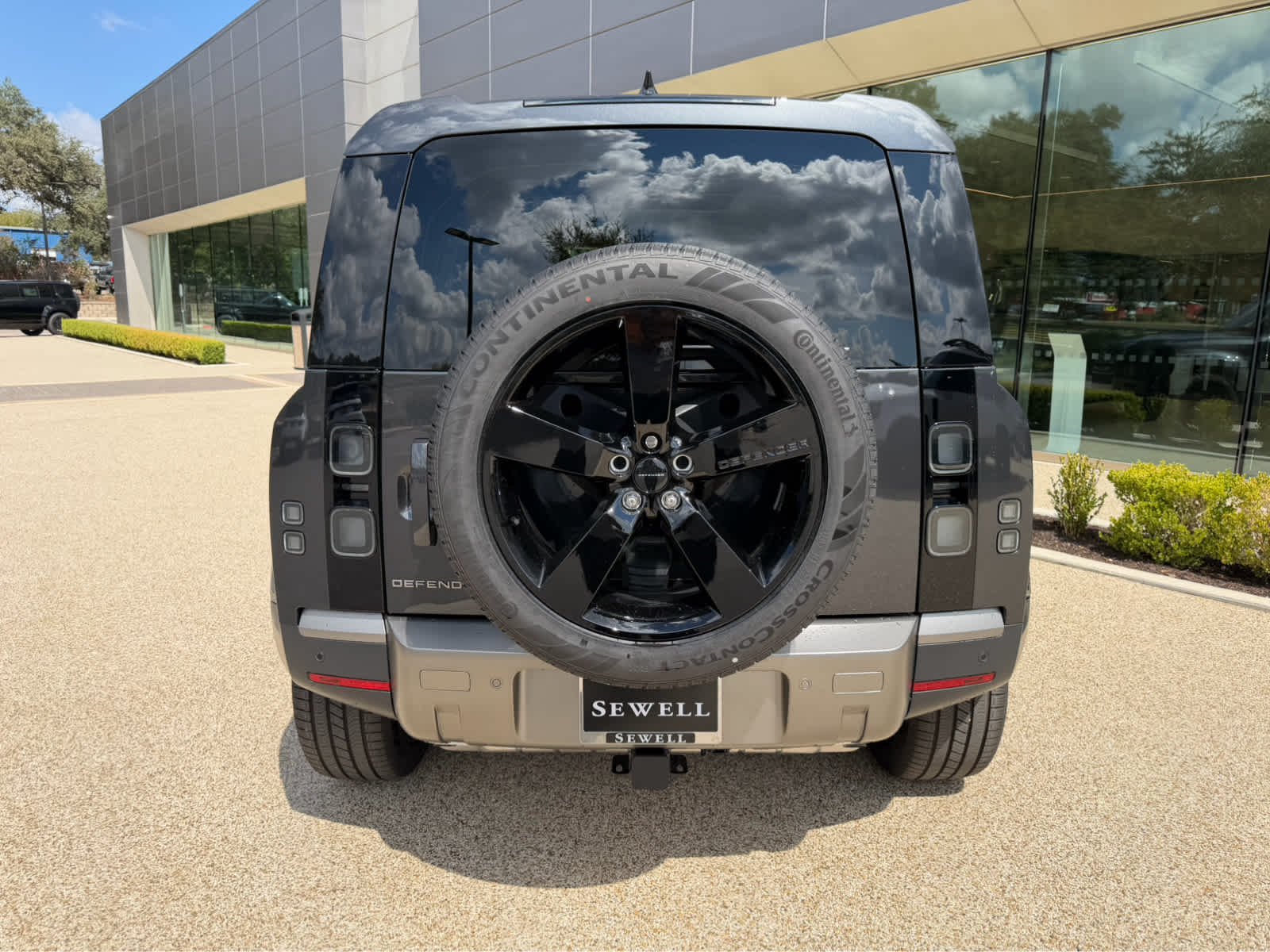 New 2026 CARPATHIAN GREY Land Rover S image 6