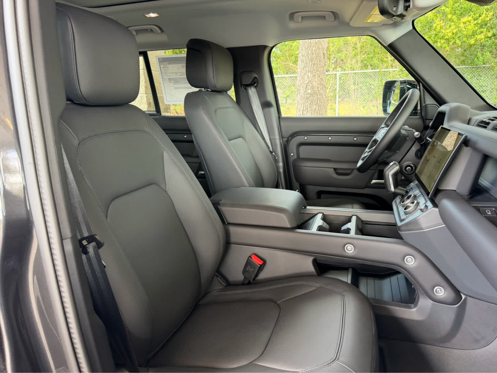 New 2026 CARPATHIAN GREY Land Rover S image 13