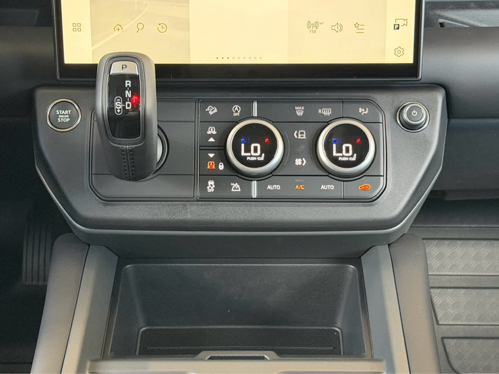 New 2026 CARPATHIAN GREY Land Rover S image 20