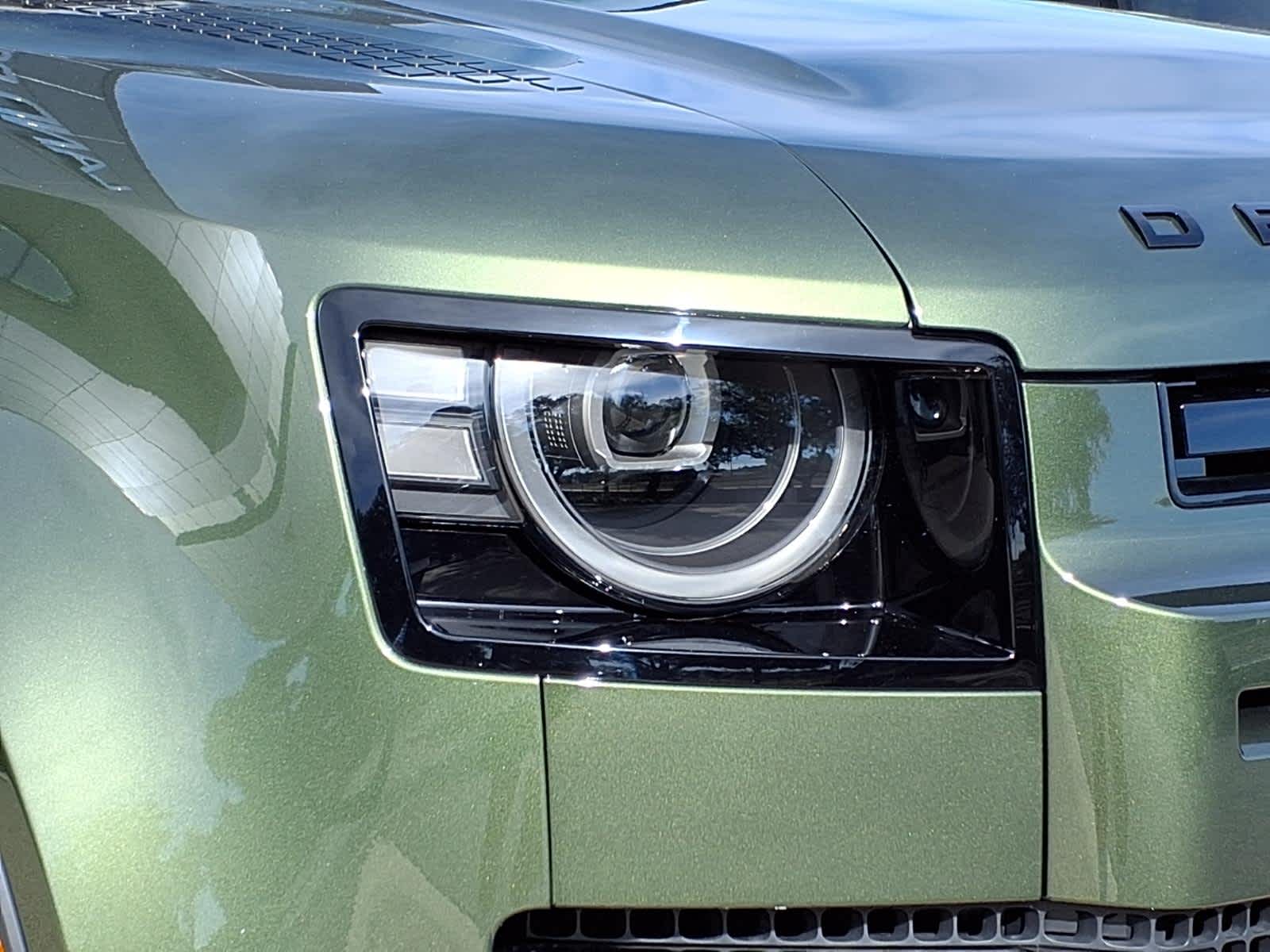 New 2026 WOOLSTONE GREEN Land Rover S image 5