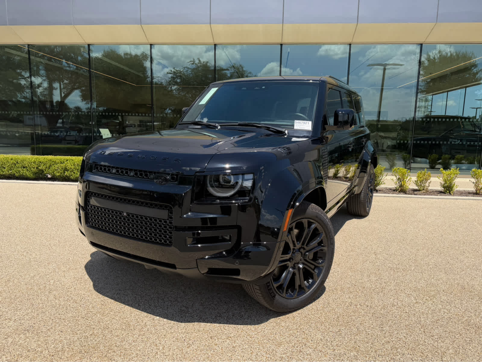 New 2026 Land Rover Defender OCTA Black Sport Utility in #5467821