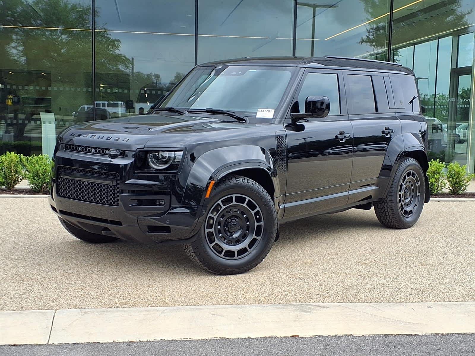 New 2026 Land Rover Defender OCTA Black Sport Utility in #5441781