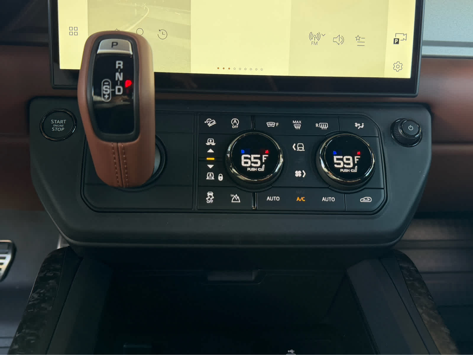 New 2026 CHARENTE GREY Land Rover OCTA image 21