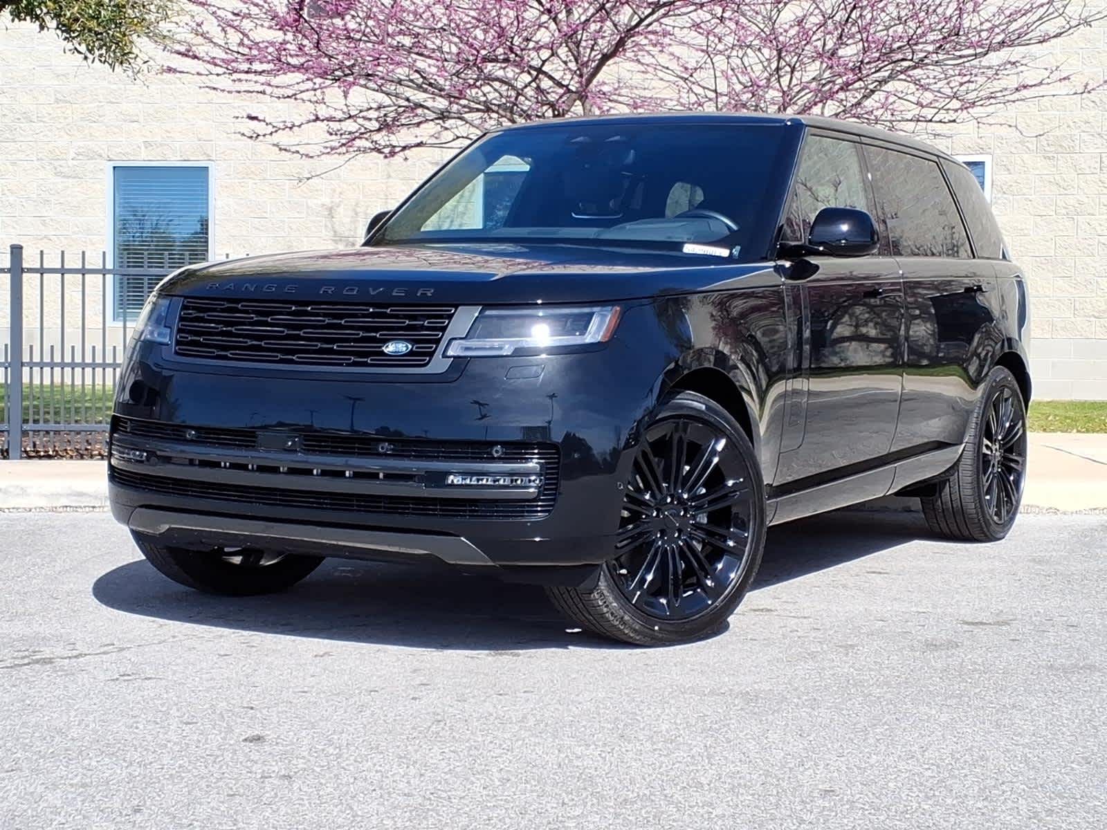 2026 Land Rover Range Rover P400 SE LWB AWD