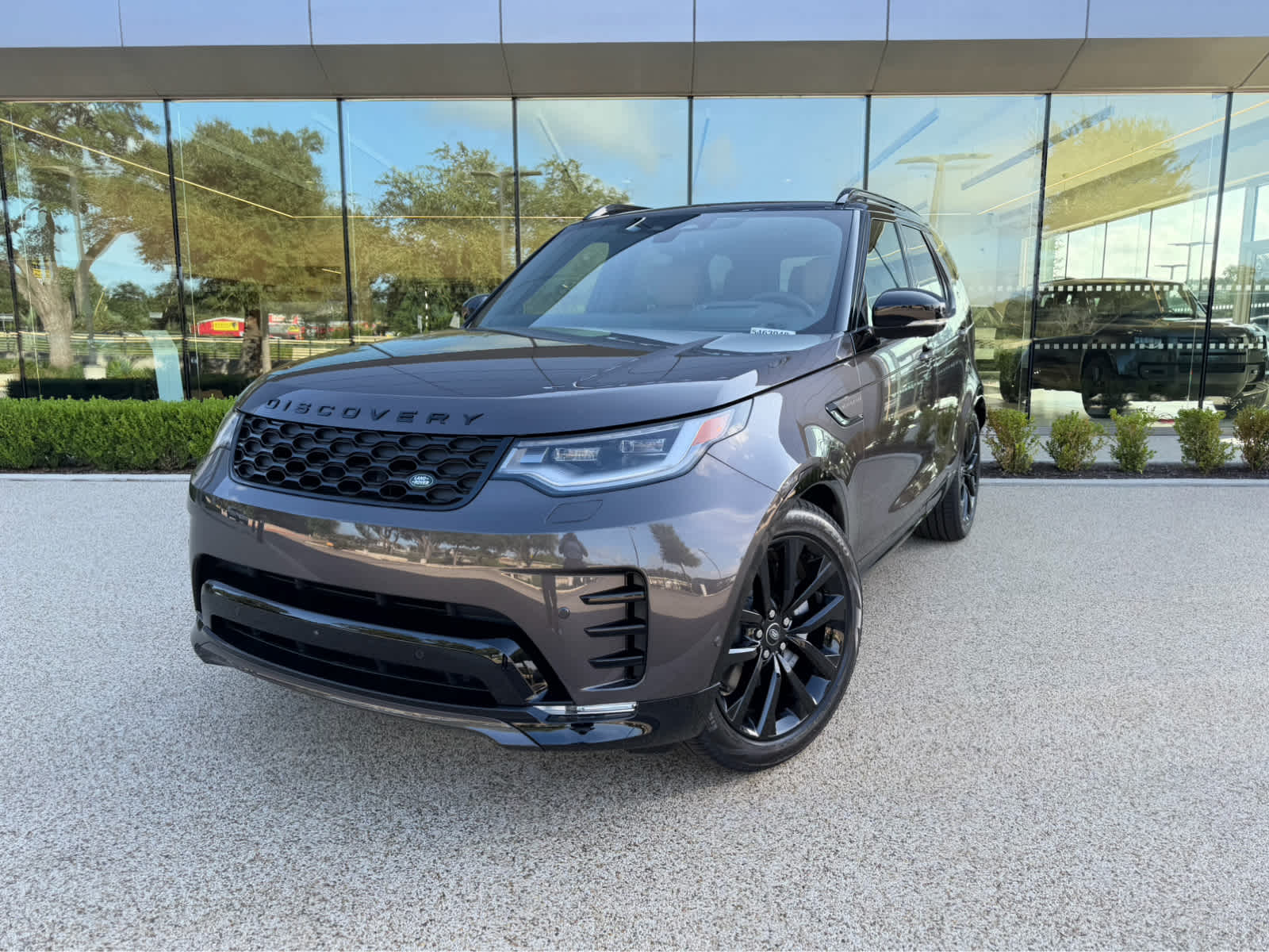 Gray (CHARENTE GREY) 2026 Land Rover Discovery SUV / Crossover All-Wheel Drive 8-Speed Automatic