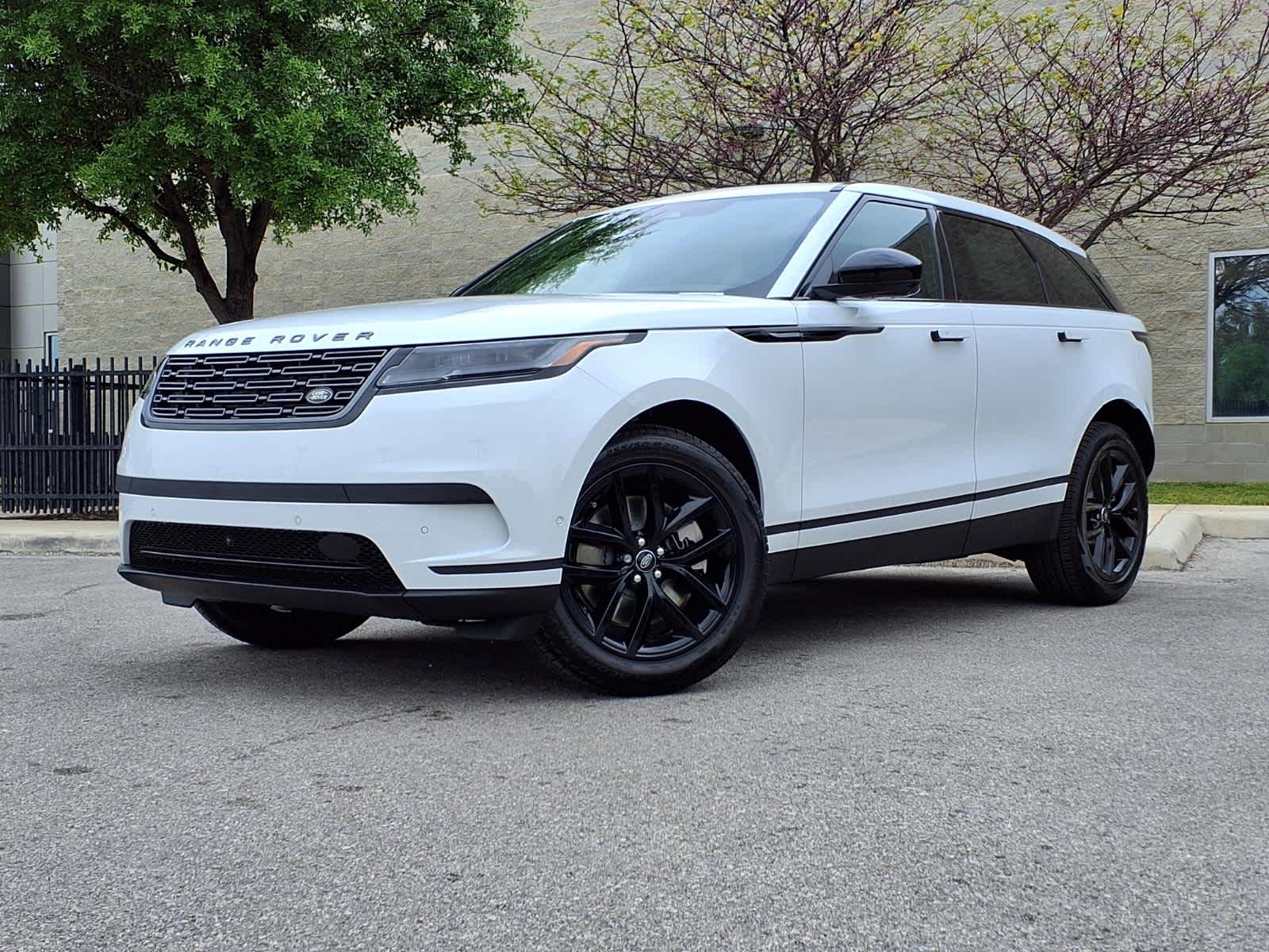 FUJI WHITE 2026 Land Rover Range Rover Velar P250 S AWD SUV / Crossover All-Wheel Drive 8-Speed Automatic