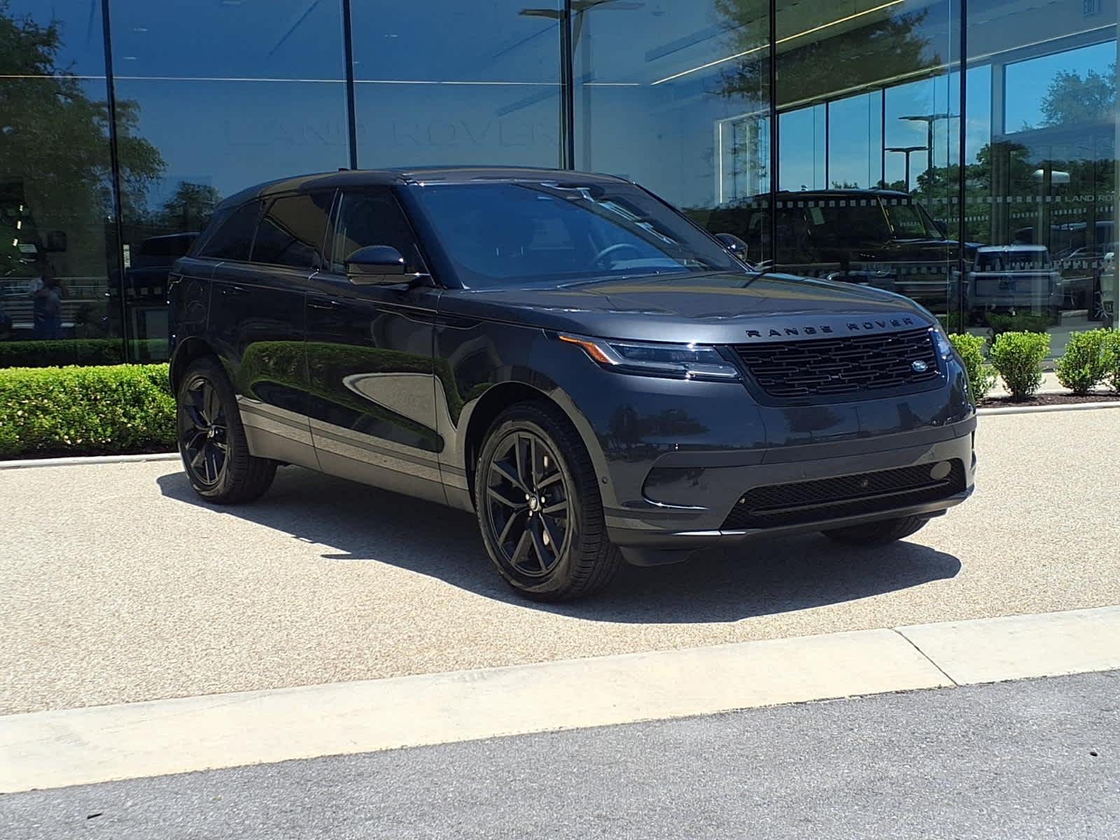 New 2026 CARPATHIAN GREY Land Rover S image 3