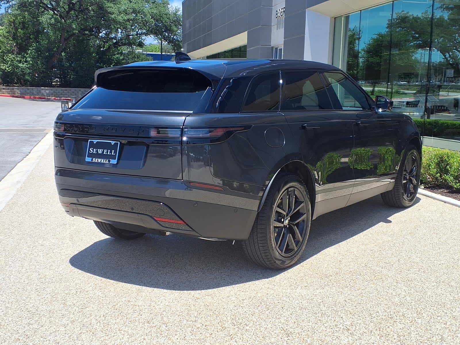 New 2026 CARPATHIAN GREY Land Rover S image 6