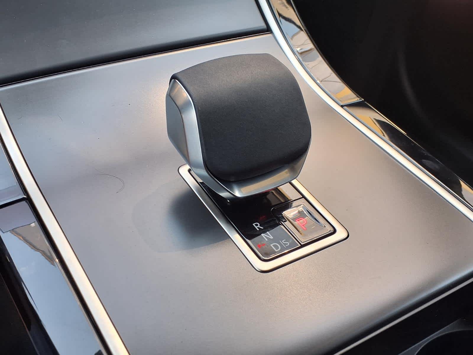 New 2026 CARPATHIAN GREY Land Rover S image 15