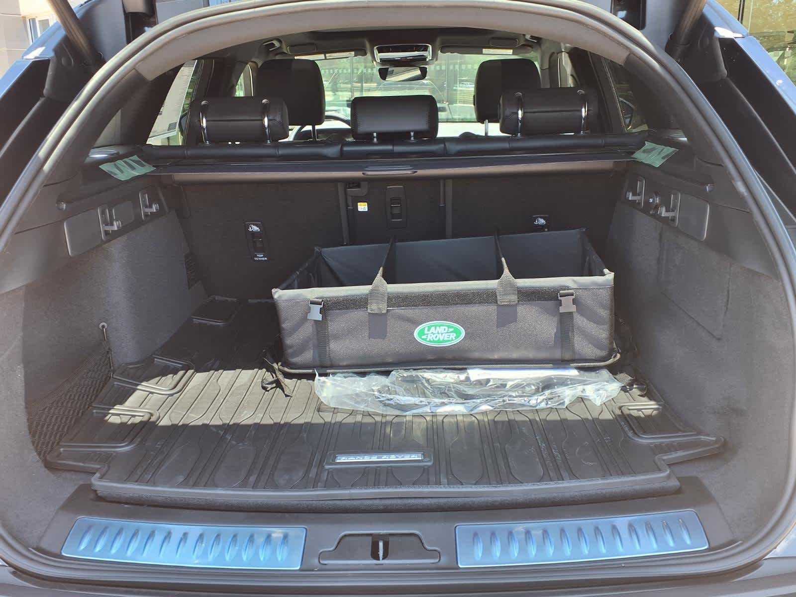 New 2026 CARPATHIAN GREY Land Rover S image 23