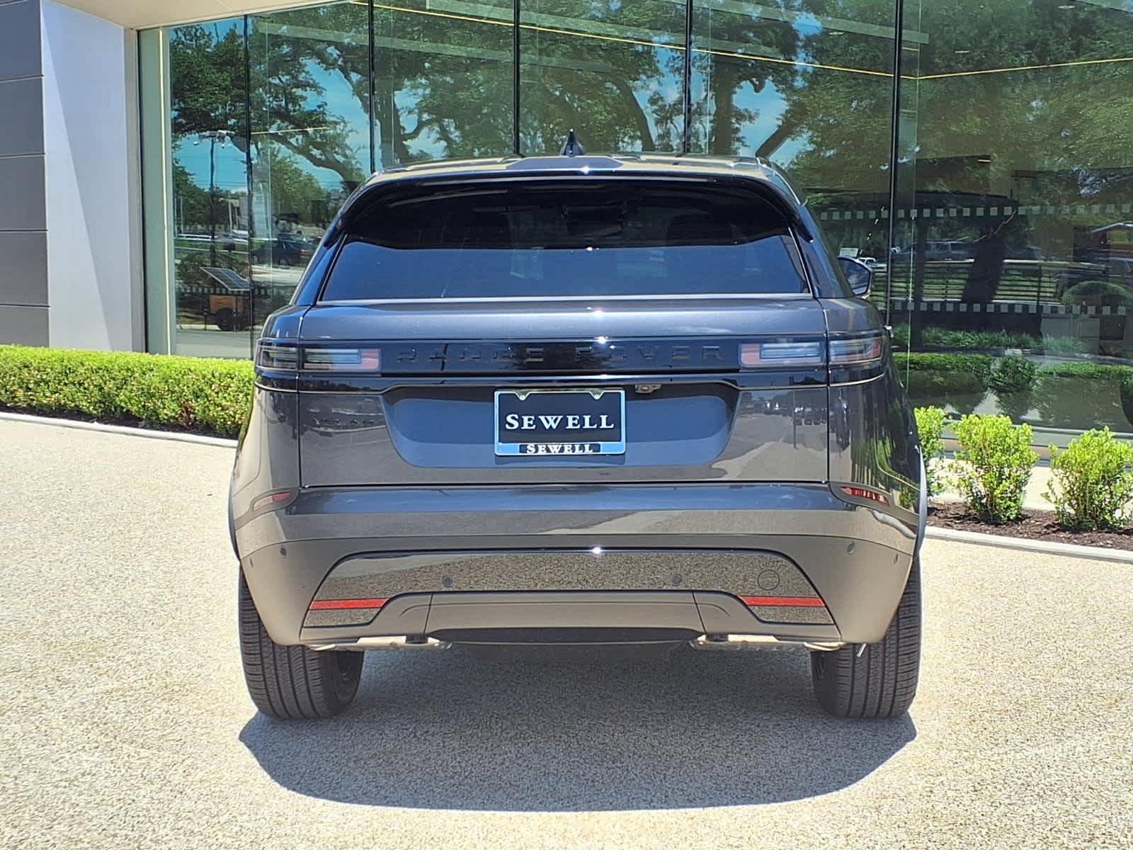 New 2026 CARPATHIAN GREY Land Rover S image 5