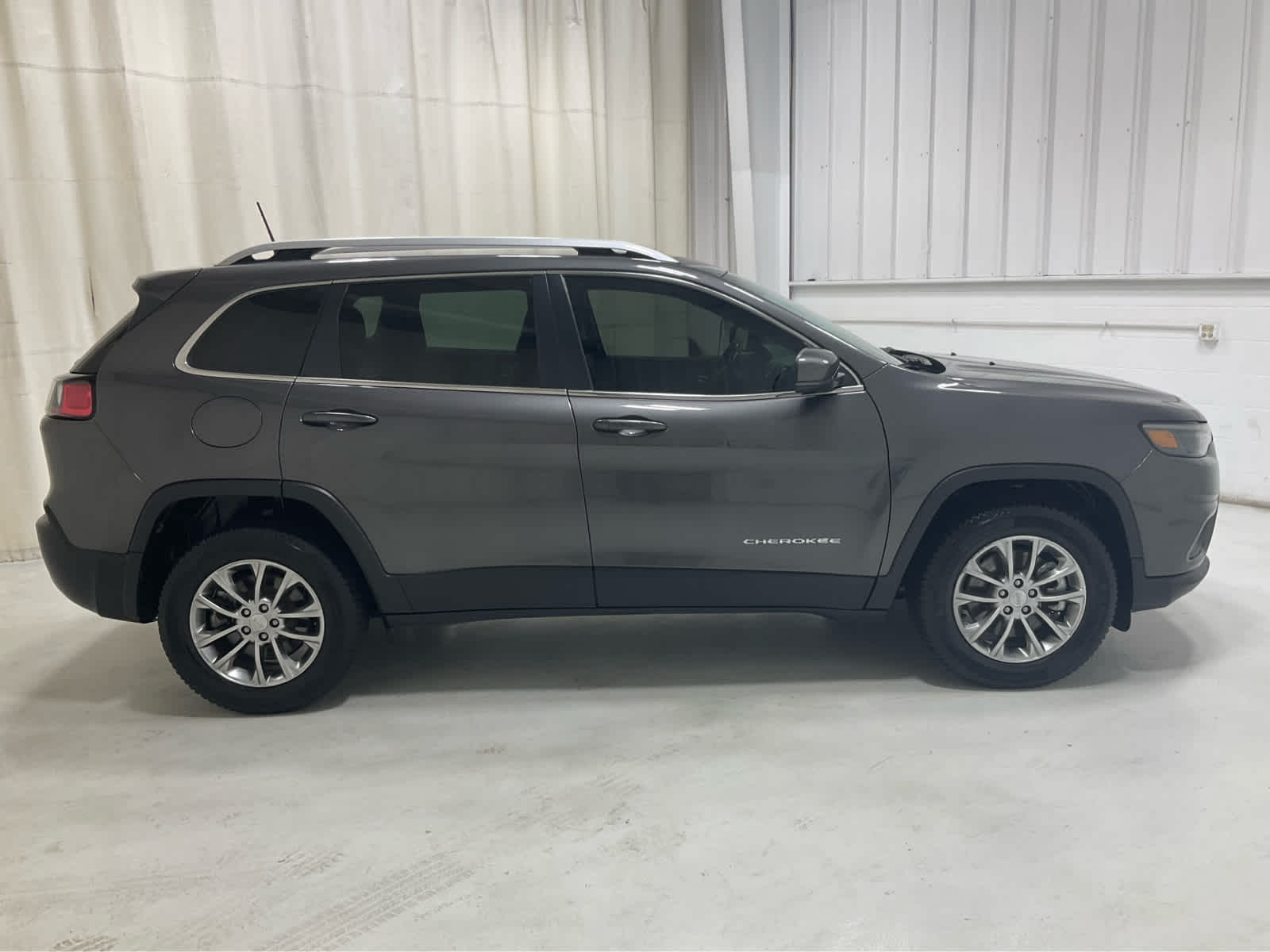 Used 2021 Jeep Cherokee SUV