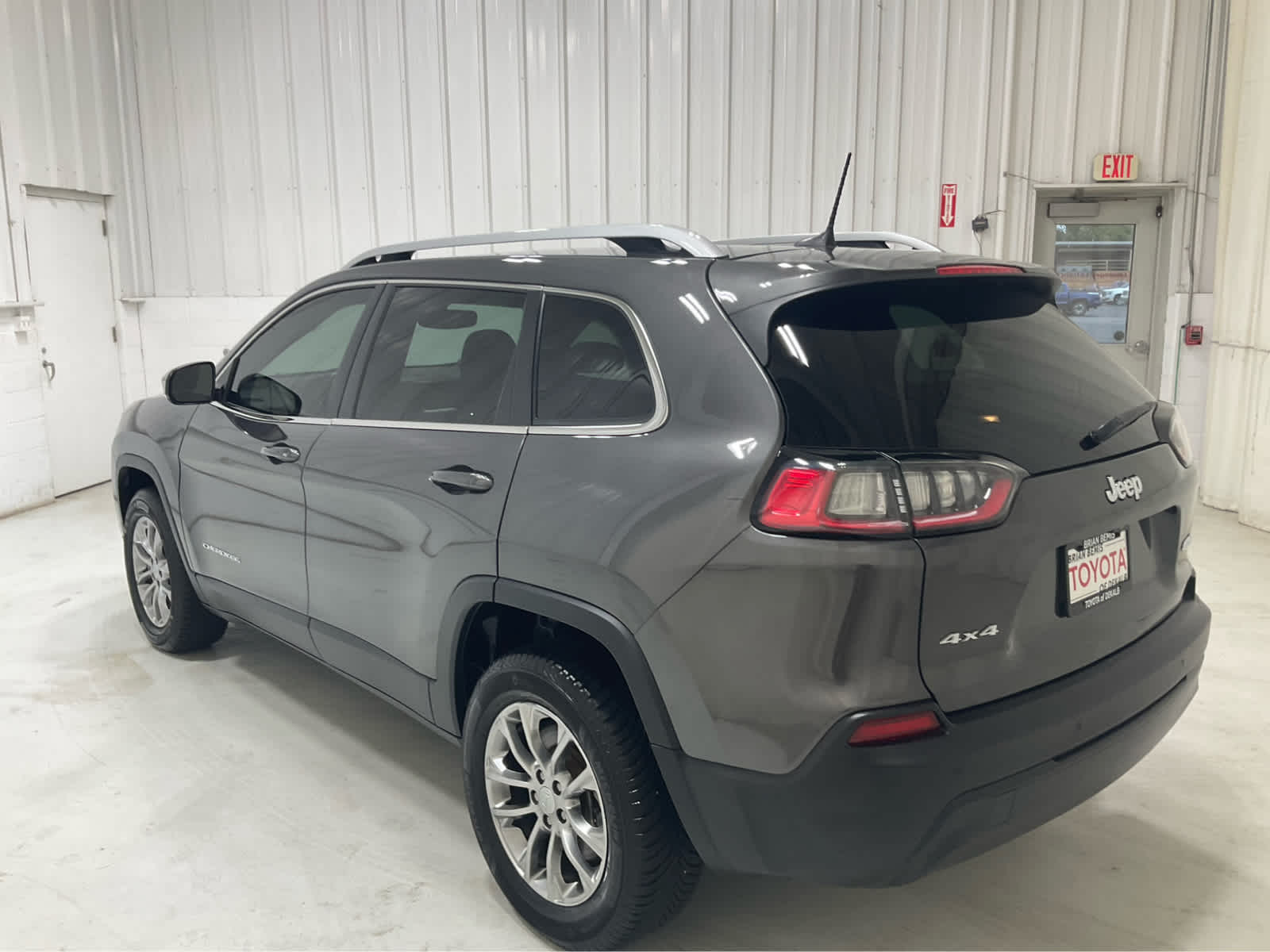 Used 2021 Jeep Cherokee SUV
