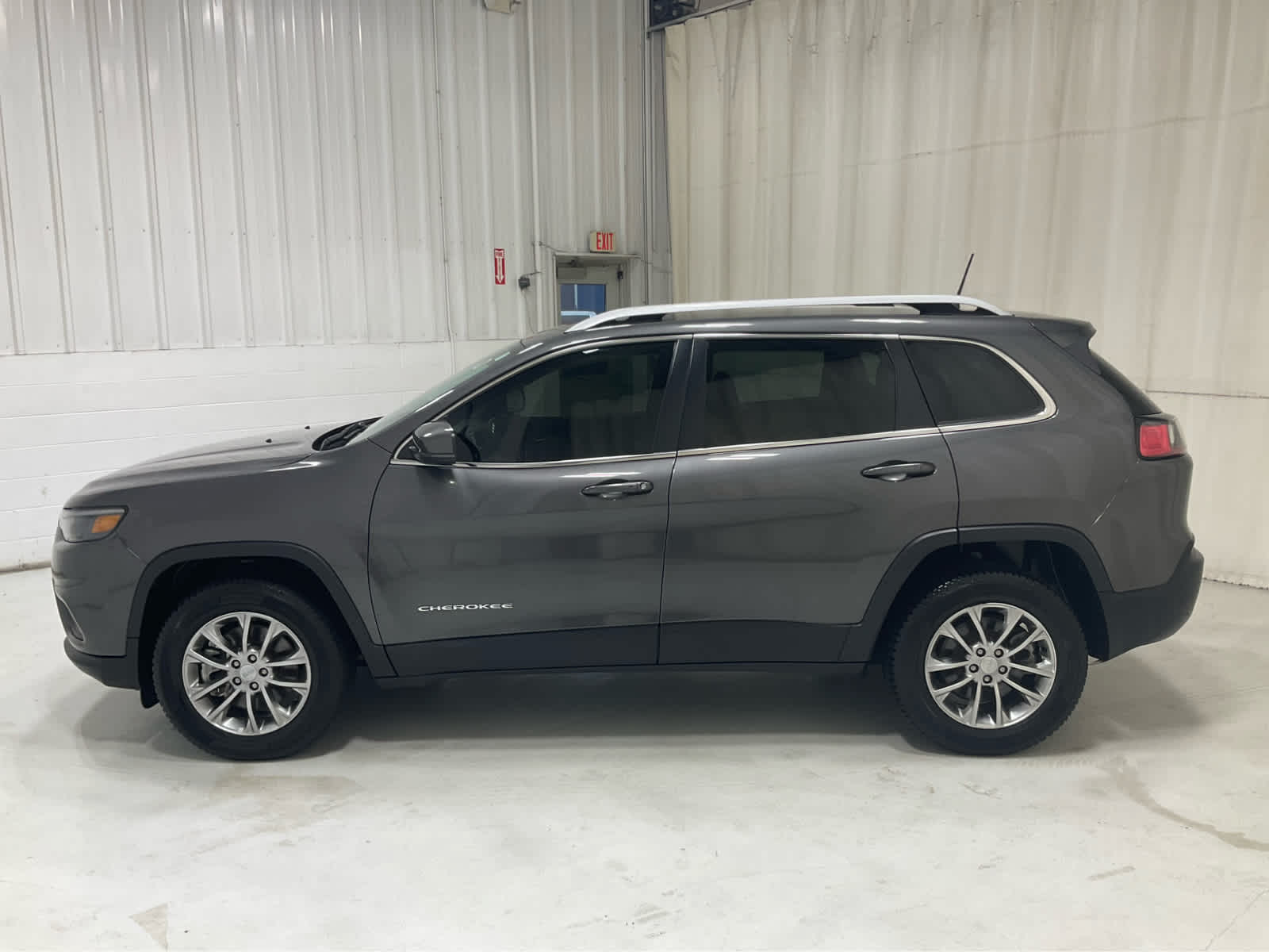 Used 2021 Jeep Cherokee SUV