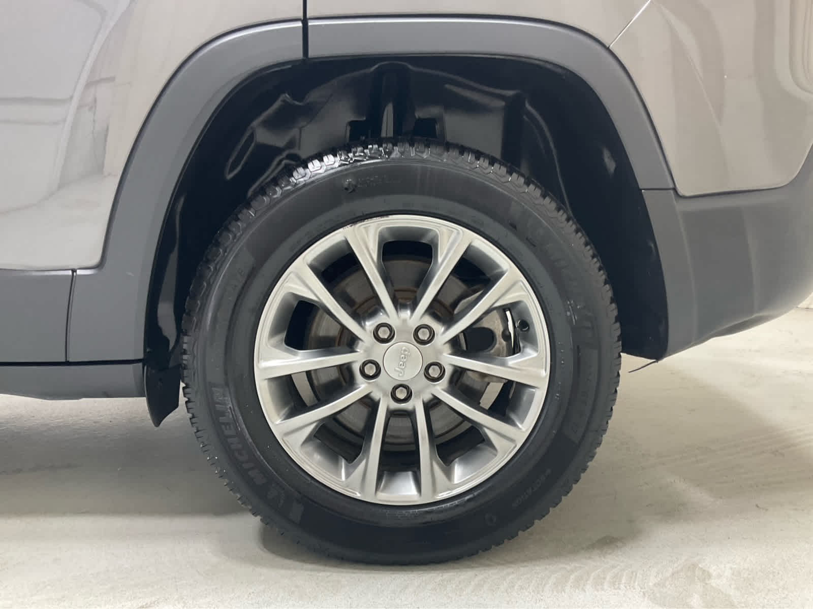 Used 2021 Jeep Cherokee SUV