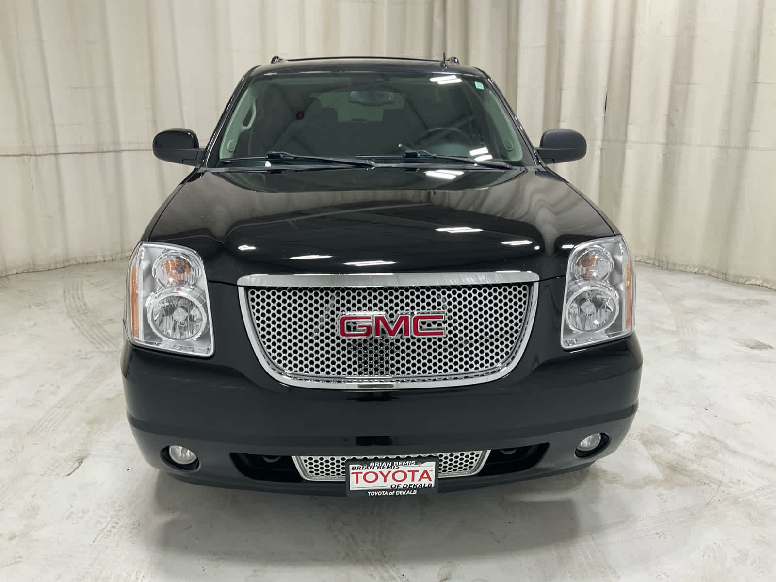 Used 2013 GMC Yukon XL Denali with VIN 1GKS2MEF0DR367946 for sale in DeKalb, IL