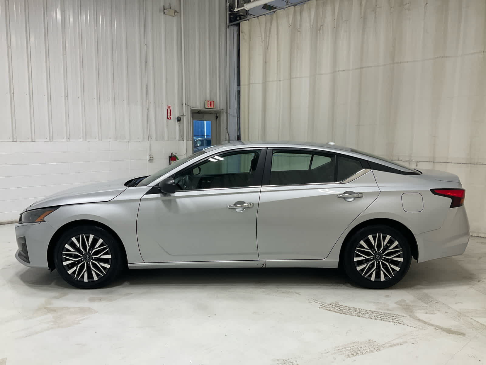 Used 2025 Nissan Altima Sedan