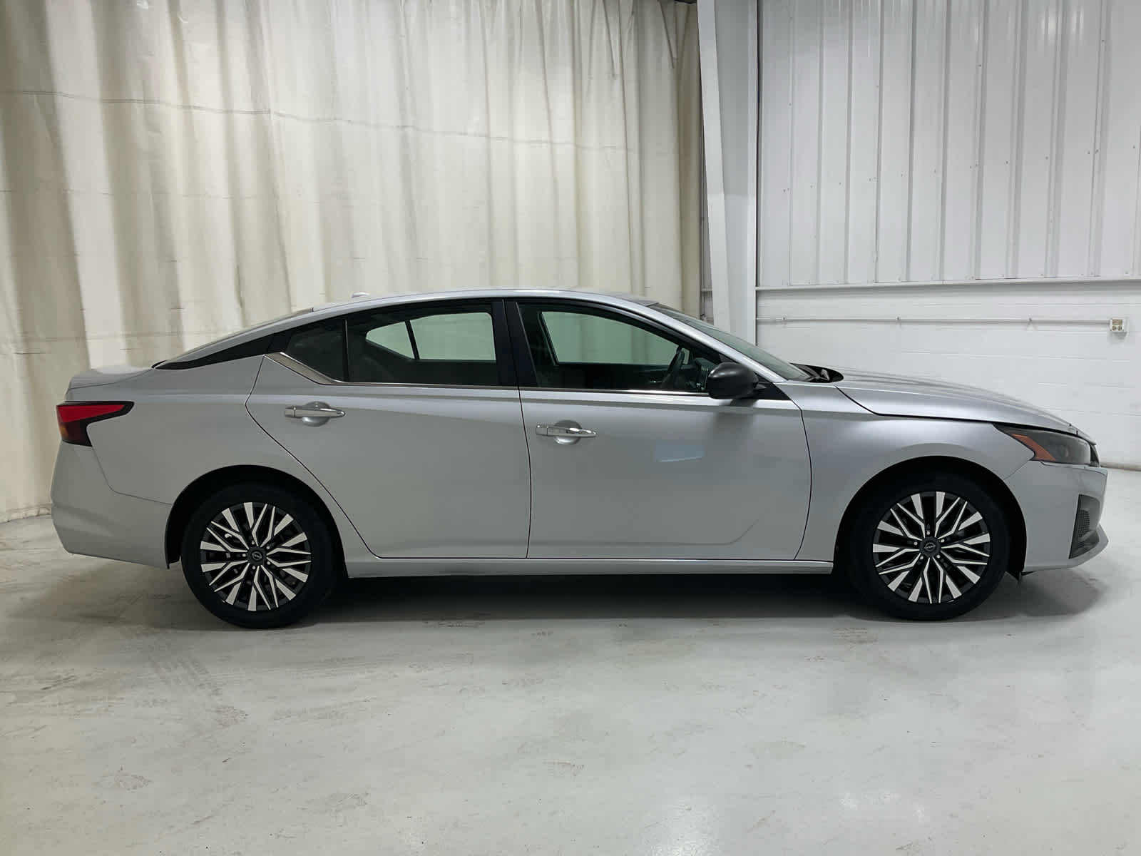 Used 2025 Nissan Altima Sedan