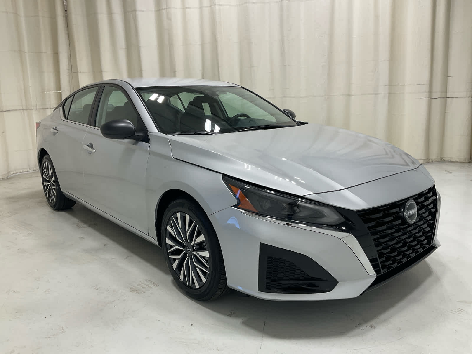 Used 2025 Nissan Altima Sedan