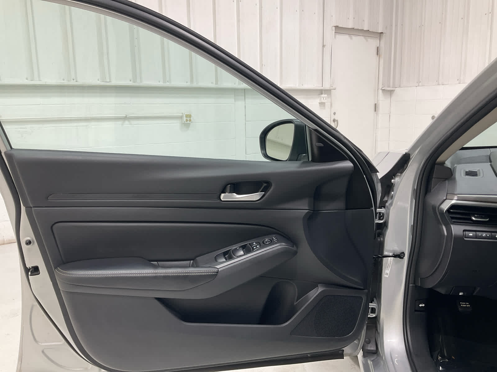Used 2025 Nissan Altima Sedan
