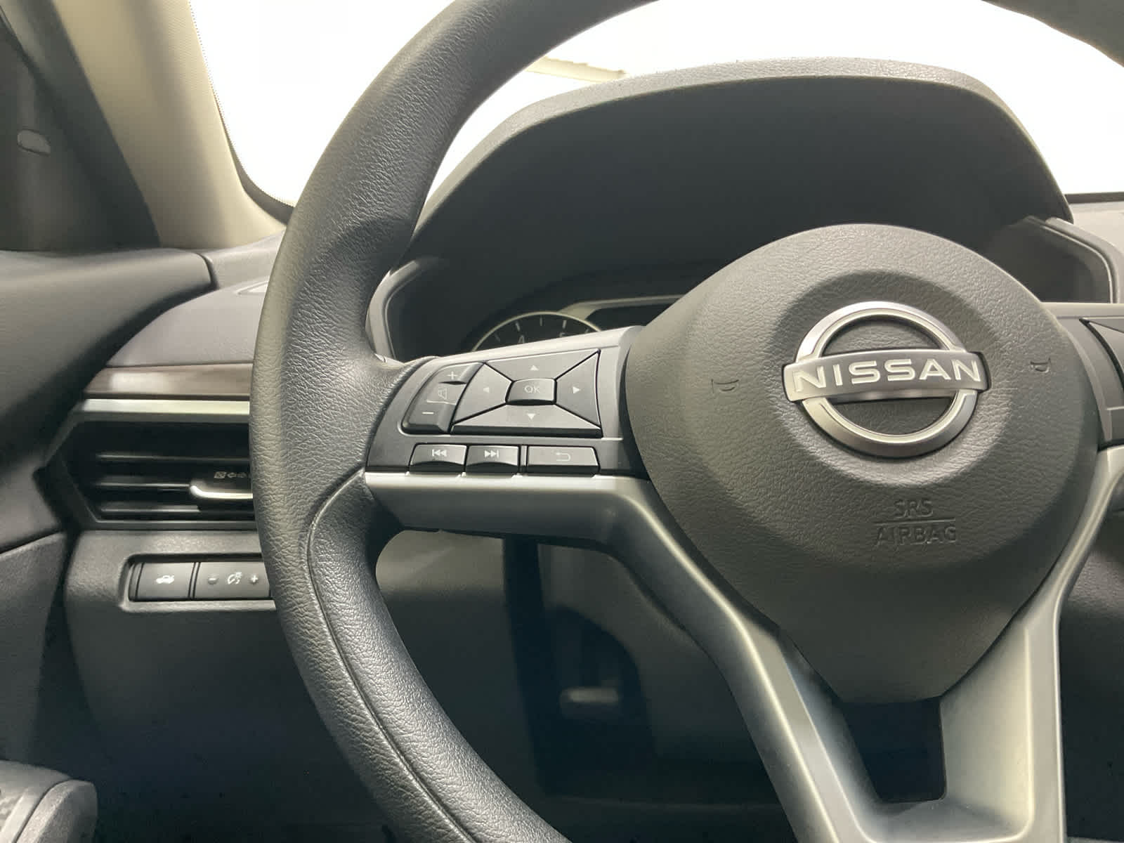 Used 2025 Nissan Altima Sedan