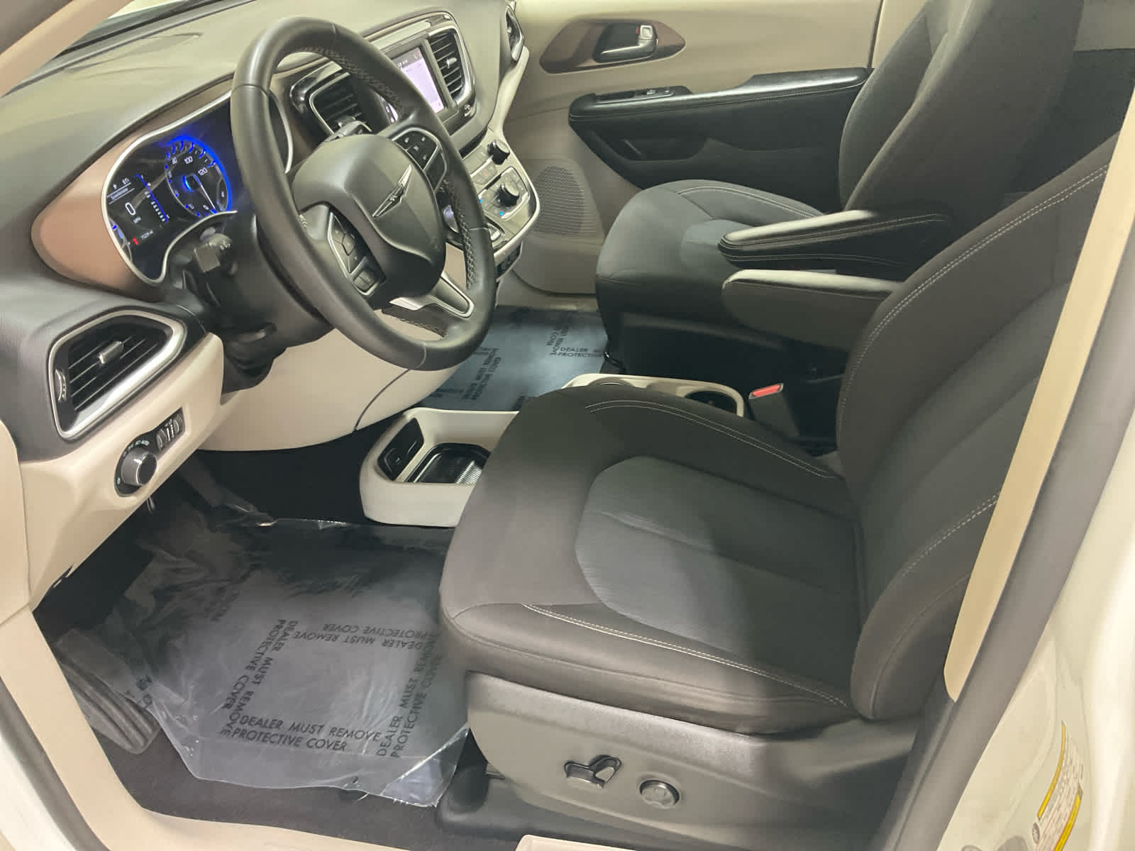 Used 2023 Chrysler Voyager Van