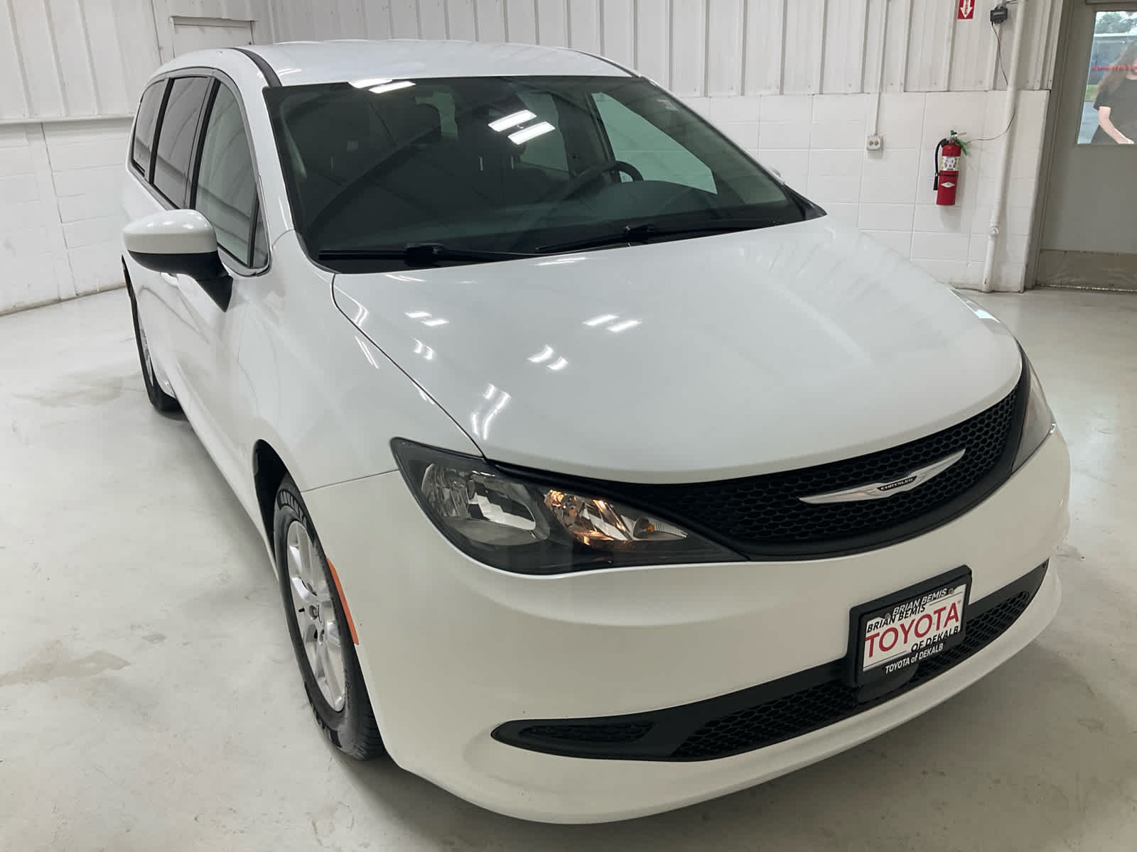 Used 2023 Chrysler Voyager Van