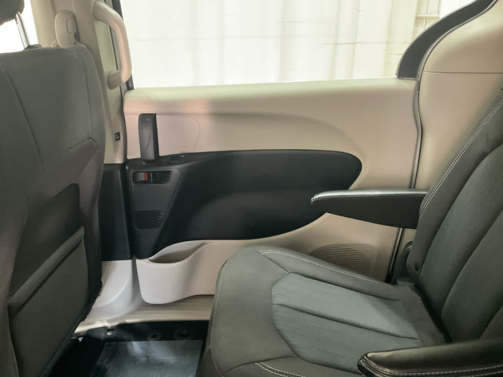 Used 2023 Chrysler Voyager Van