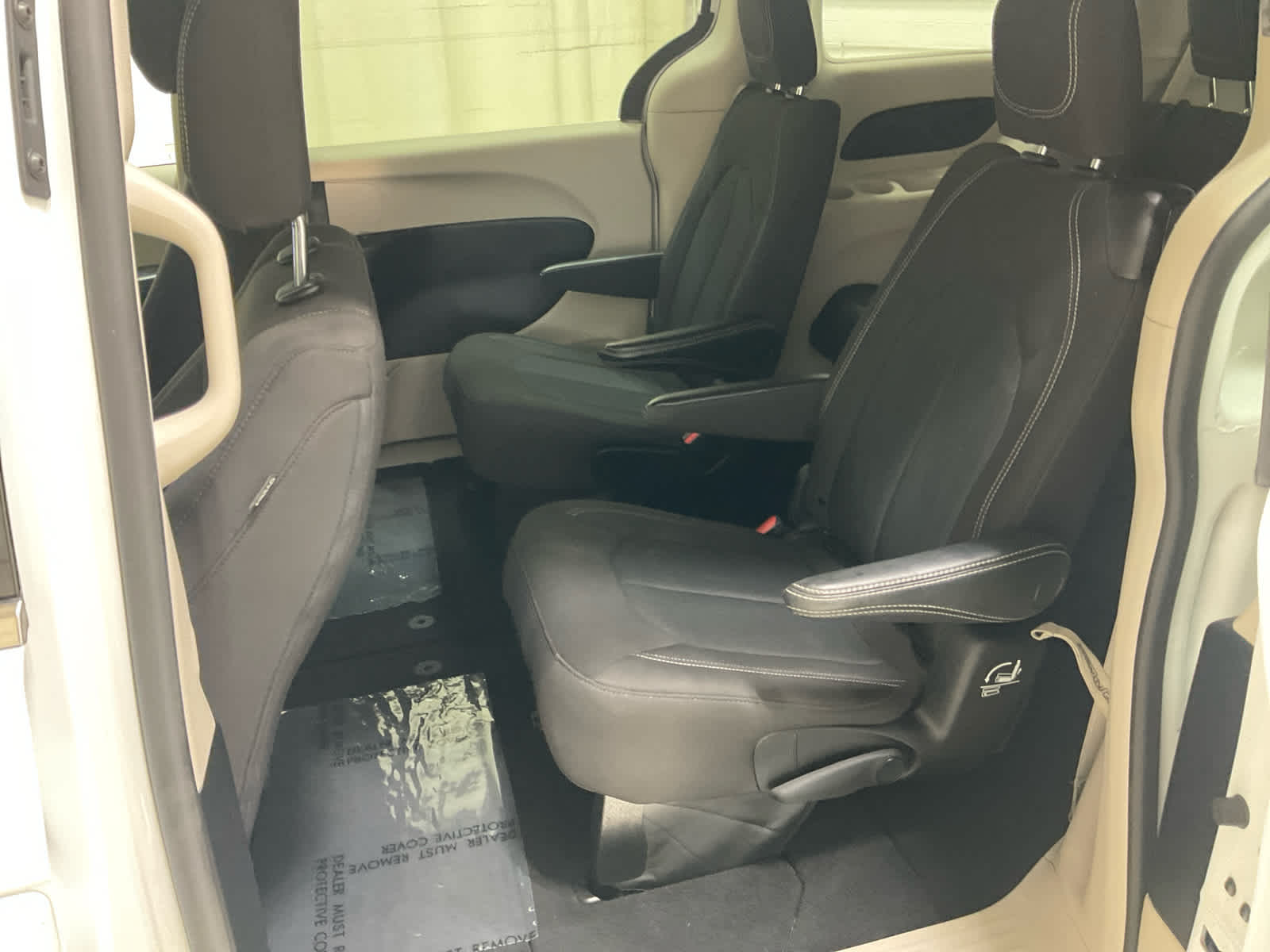 Used 2023 Chrysler Voyager Van