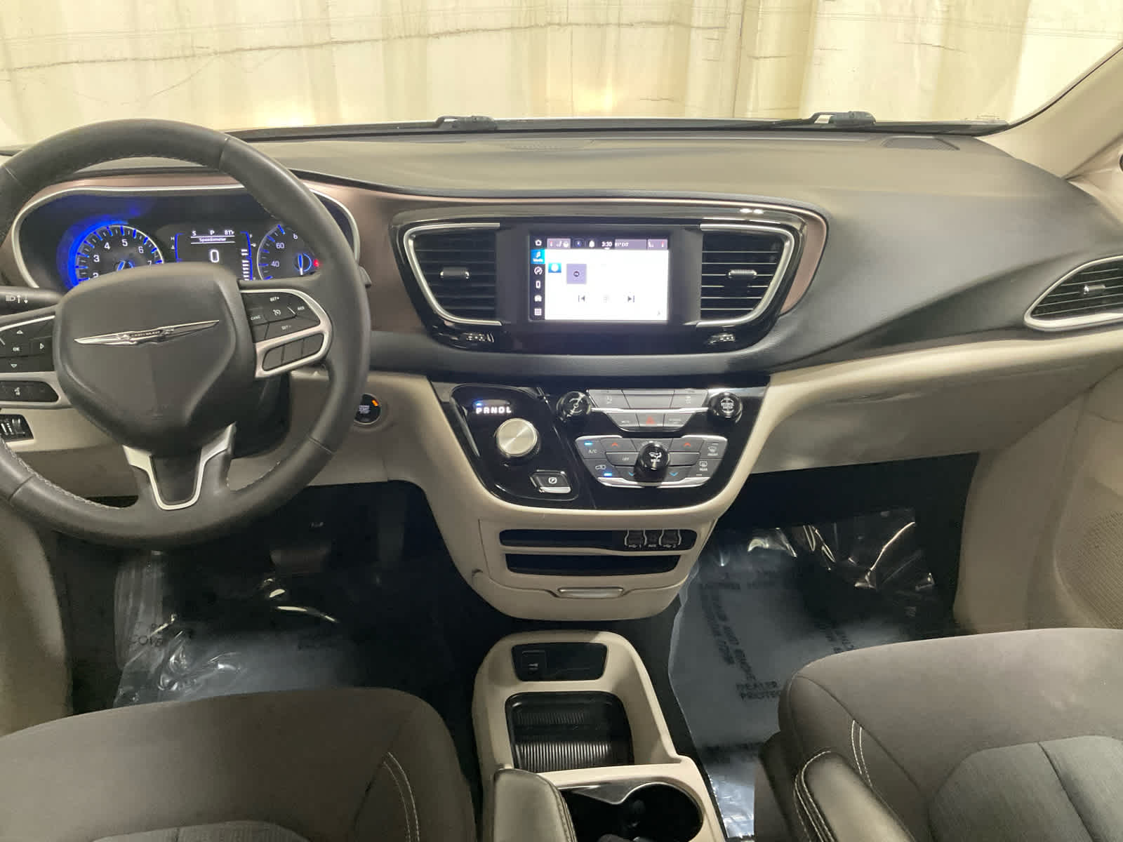 Used 2023 Chrysler Voyager Van
